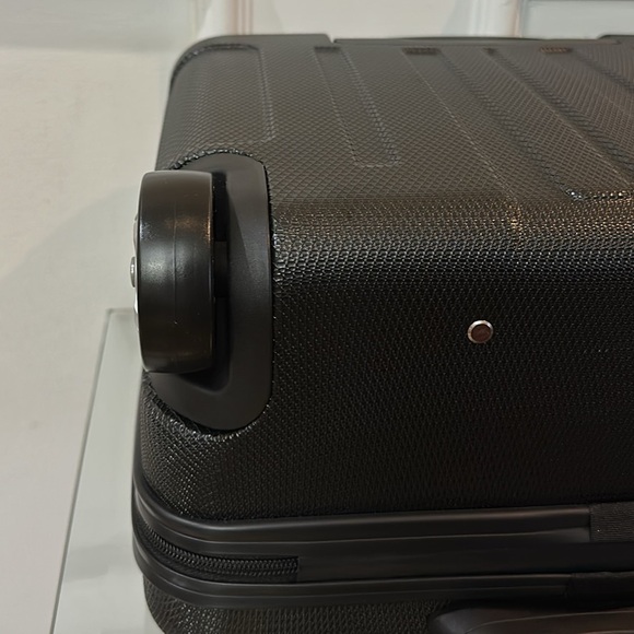 CIAO hardside underseat rolling luggage - Picture 8 of 9